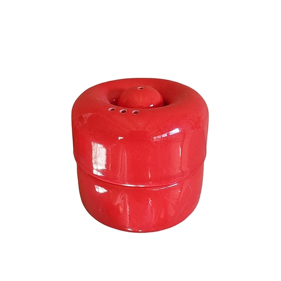 Vintage odd shaped Salt and Pepper Shakers - Picture 1 of 4